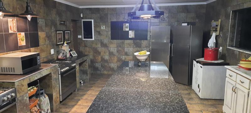 5 Bedroom Property for Sale in Vaalpark Free State